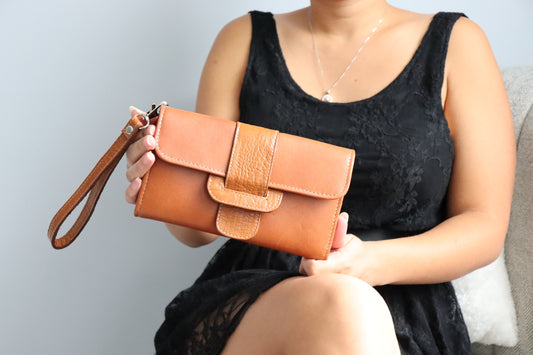 Carameluxe-Wristlet Wallet