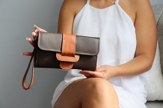 Cocoa Cove - Wristlet Wallet